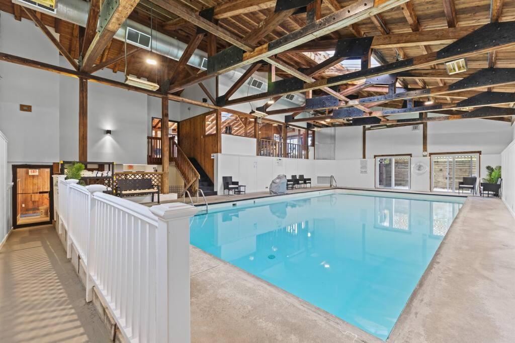 Stowe Ski Chalet - 3Br With In Unit Sauna Apartment Bagian luar foto